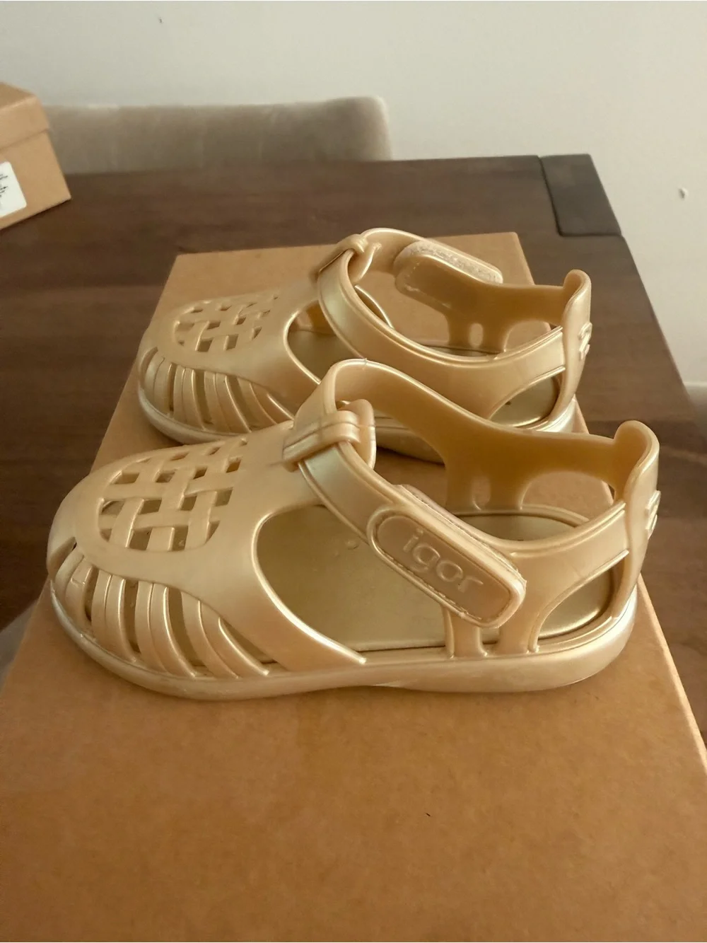 Igor Toby Jellies size 24